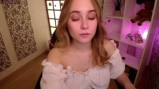 Snapshot of LianaBright chatting on January 21, 11:56 am LianaBright online show from January 21, 11:56 am