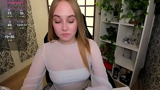 Snapshot of LianaBright chatting on February 3, 5:18 am LianaBright online show from February 3, 5:18 am