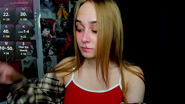 Snapshot of LianaBright chatting on May 18, 1:24 am LianaBright online show from May 18, 1:24 am