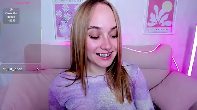 Snapshot of LianaBright chatting on May 21, 1:45 am LianaBright online show from May 21, 1:45 am