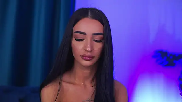 DeniseDevilles online show from May 8, 8:25 pm