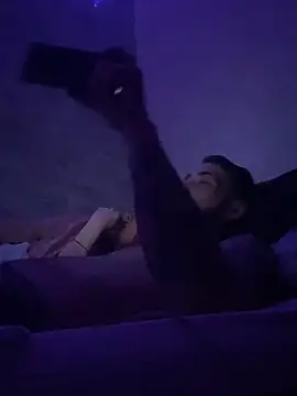 Snapshot of chavito2223 chatting on March 3, 4:29 am chavito2223 online show from March 3, 4:29 am