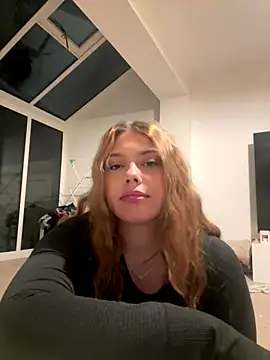 Krystal Tx online show from September 21, 8:10 pm