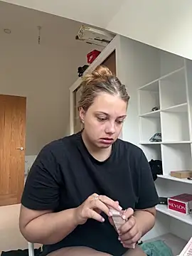 Krystal Tx online show from September 25, 7:34 am