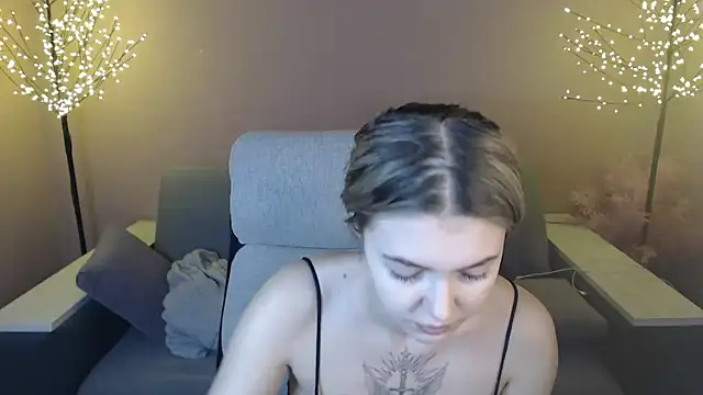 Snapshot of Ritaneer chatting on December 4, 9:07 am Ritaneer online show from December 4, 9:07 am