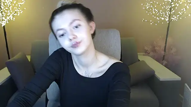 Snapshot of Ritaneer chatting on December 17, 12:33 pm Ritaneer online show from December 17, 12:33 pm