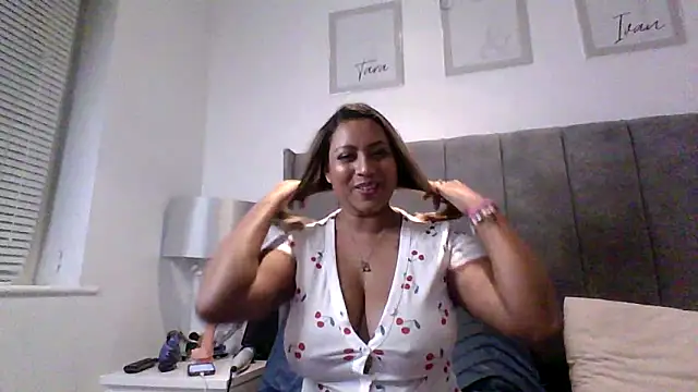 TEMPTING-TAMMY online show from January 16, 9:40 pm