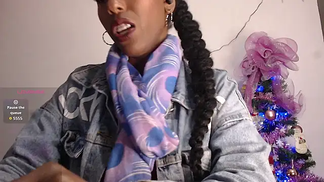 Snapshot of CoccoBele69 chatting on December 14, 2:17 am CoccoBele69 online show from December 14, 2:17 am