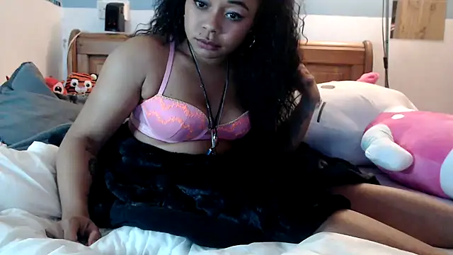 Snapshot of ChloeRebel chatting on January 2, 10:01 pm ChloeRebel online show from January 2, 10:01 pm