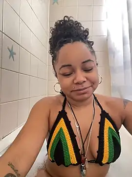 Snapshot of ChloeRebel chatting on January 3, 1:47 pm ChloeRebel online show from January 3, 1:47 pm