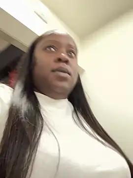 Snapshot of Insultedbalceni chatting on February 23, 3:15 am Insultedbalceni online show from February 23, 3:15 am