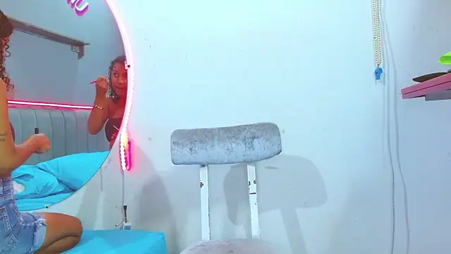 Snapshot of minimi_naty chatting on December 9, 7:29 pm minimi naty online show from December 9, 7:29 pm