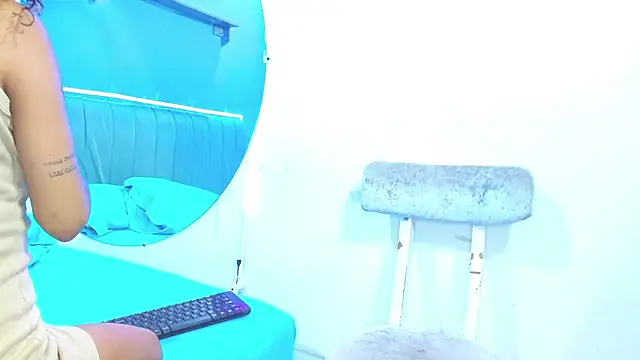 Snapshot of minimi_naty chatting on December 11, 7:25 pm minimi naty online show from December 11, 7:25 pm