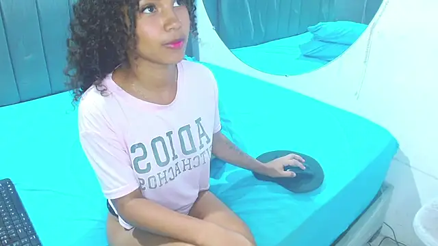 Snapshot of minimi_naty chatting on January 31, 10:10 pm minimi naty online show from January 31, 10:10 pm