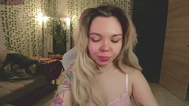 whoa-hoa-hoa-hoa-hoa online show from March 11, 6:14 pm