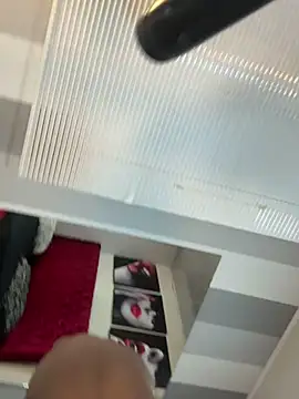 Snapshot of KENDER21_ chatting on March 4, 3:48 pm KENDER21 online show from March 4, 3:48 pm