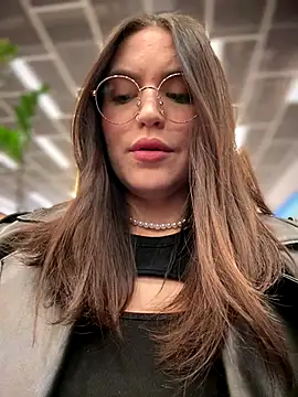 meow girl online show from December 17, 9:04 am