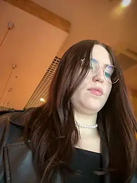 meow girl online show from December 21, 7:59 am