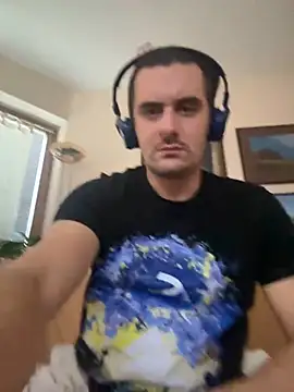 Snapshot of windfuckerrrrr chatting on December 19, 8:02 am windfuckerrrrr online show from December 19, 8:02 am