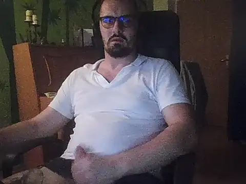 Snapshot of windfuckerrrrr chatting on September 21, 12:23 am windfuckerrrrr online show from September 21, 12:23 am