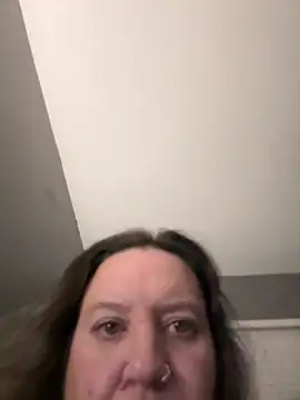 Snapshot of hottmessjess23 chatting on March 4, 4:18 am hottmessjess23 online show from March 4, 4:18 am