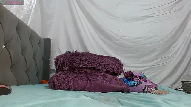 imtiffany w online show from March 7, 3:28 pm