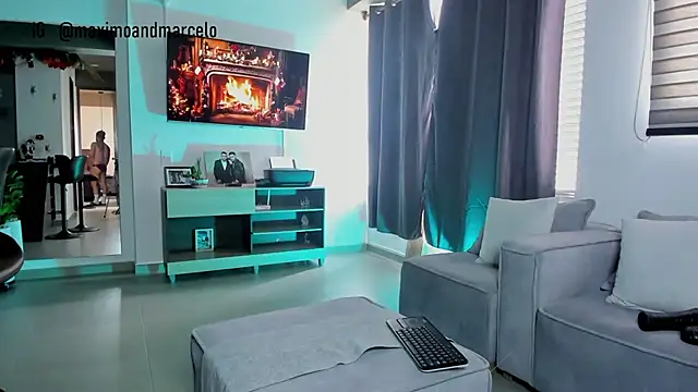 Maximo Marcelo online show from December 15, 6:15 pm