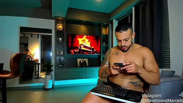 Maximo Marcelo online show from February 12, 2:56 am