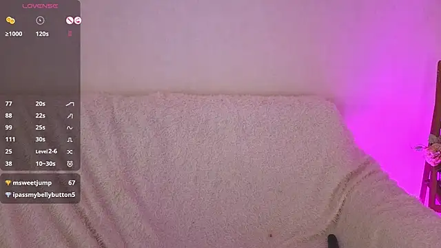 Snapshot of moonlight8_ chatting on February 12, 1:37 pm moonlight8 online show from February 12, 1:37 pm