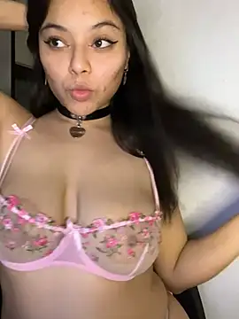 Snapshot of adry_moon666 chatting on March 10, 5:00 am adry moon666 online show from March 10, 5:00 am