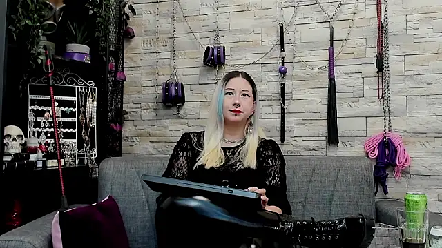 CruelMistress online show from March 6, 1:57 am