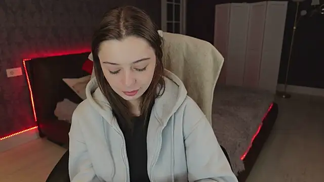 DinaCandy online show from March 13, 3:06 pm