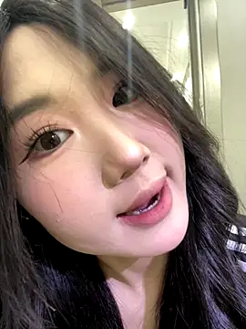 Snapshot of xyebobs chatting on December 2, 2:01 pm xyebobs online show from December 2, 2:01 pm