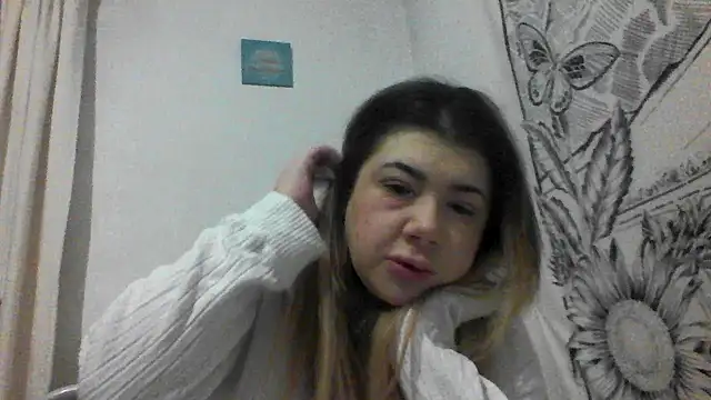 Snapshot of CamilaCherryX chatting on January 13, 12:41 am CamilaCherryX online show from January 13, 12:41 am