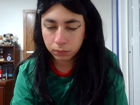 Snapshot of Yasmin_Paez99 chatting on June 11, 11:14 pm Yasmin Paez99 online show from June 11, 11:14 pm