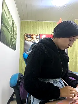 Snapshot of zoe_connor19 chatting on October 15, 7:58 pm zoe connor19 online show from October 15, 7:58 pm