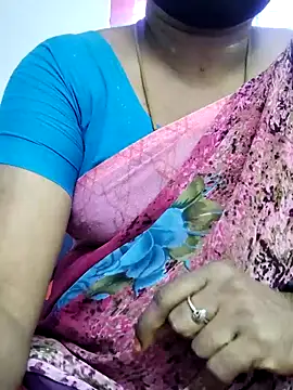 Snapshot of Tamilrojanew chatting on June 10, 9:08 am Tamilrojanew online show from June 10, 9:08 am