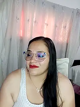 Snapshot of emily_sweet13 chatting on March 4, 7:01 pm emily sweet13 online show from March 4, 7:01 pm