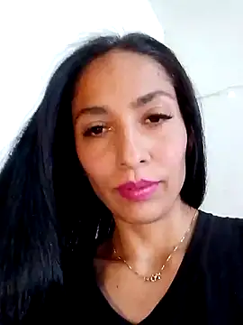 chloewildd  online show from December 18, 8:36 pm