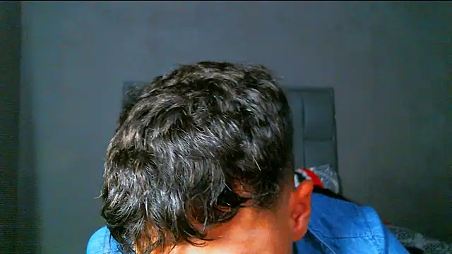 Snapshot of beautiful_james chatting on January 24, 3:43 am beautiful james online show from January 24, 3:43 am