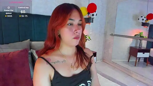 Snapshot of AdeleAndersonn chatting on July 6, 7:38 pm AdeleAndersonn online show from July 6, 7:38 pm