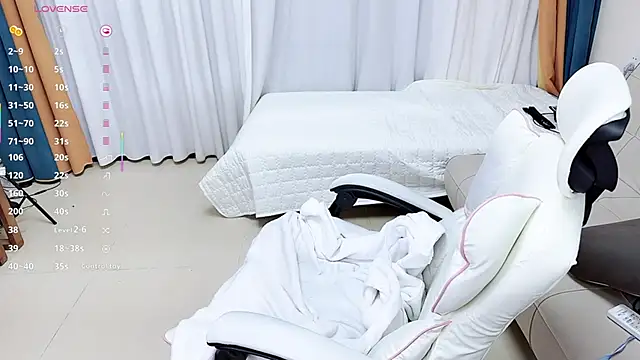 Snapshot of 808dass chatting on March 10, 1:10 pm 808dass online show from March 10, 1:10 pm