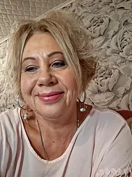 Snapshot of PALETT chatting on December 6, 1:00 pm PALETT online show from December 6, 1:00 pm