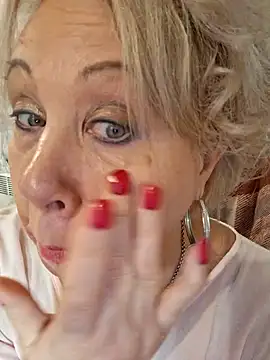 Snapshot of PALETT chatting on December 14, 6:02 am PALETT online show from December 14, 6:02 am