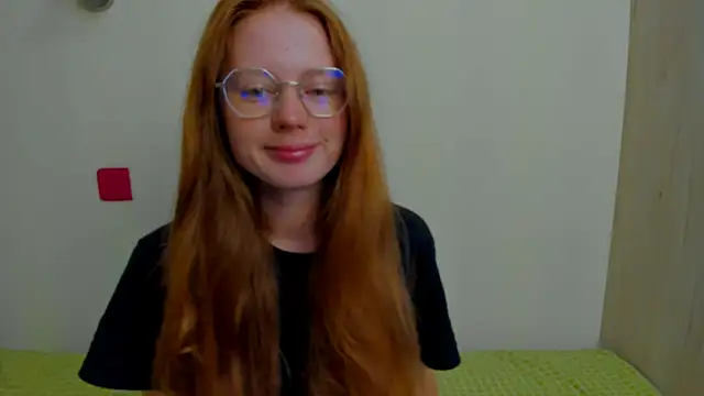 Snapshot of Fire_Luna chatting on September 10, 3:17 am Fire Luna online show from September 10, 3:17 am