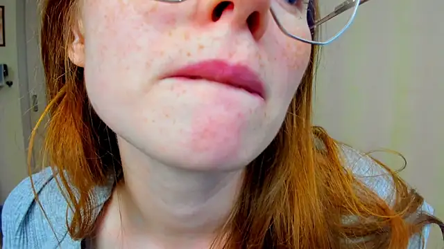 Snapshot of Fire_Luna chatting on October 3, 8:22 am Fire Luna online show from October 3, 8:22 am