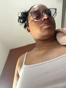 Snapshot of angela_angels_ chatting on May 18, 12:51 am angela angels online show from May 18, 12:51 am