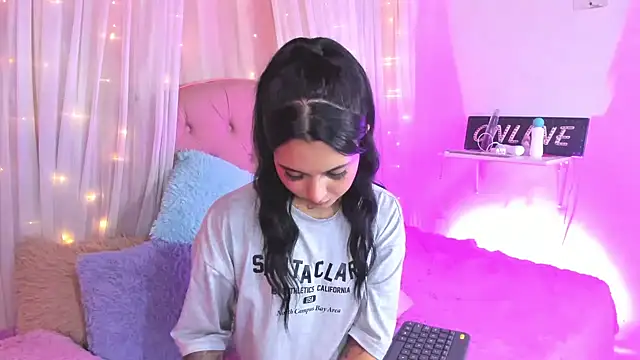  Mia  9 online show from February 12, 11:51 pm