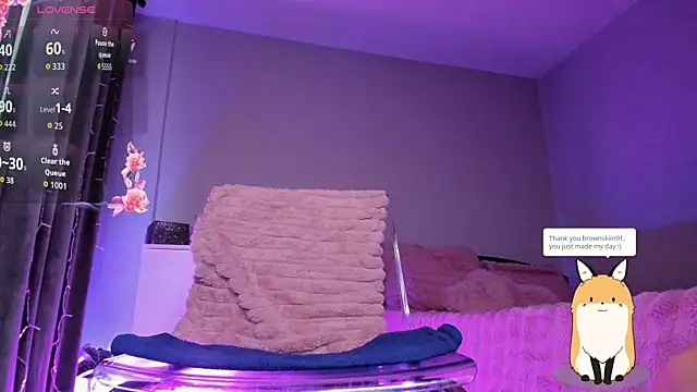 kyliejo18 online show from April 9, 4:12 am