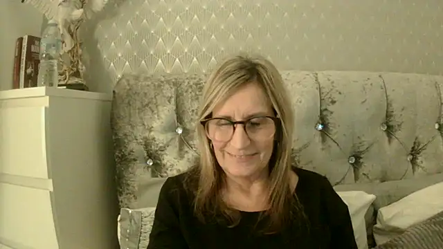 Additive Mature Linda online show from October 23, 6:06 pm